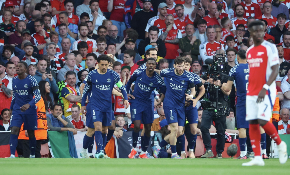 伤愈复出，卡瓦尼时隔两个月再次代表博卡出场并打进一粒点球（复出即破门：卡瓦尼两月后重返博卡并点射建功）