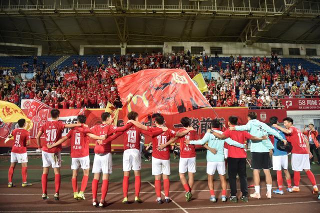 0-4不敌国安保级机会渺茫，亚泰众将赛后难掩失落情绪（0-4惨负国安，保级希望渺茫，亚泰将士赛后难掩沮丧）