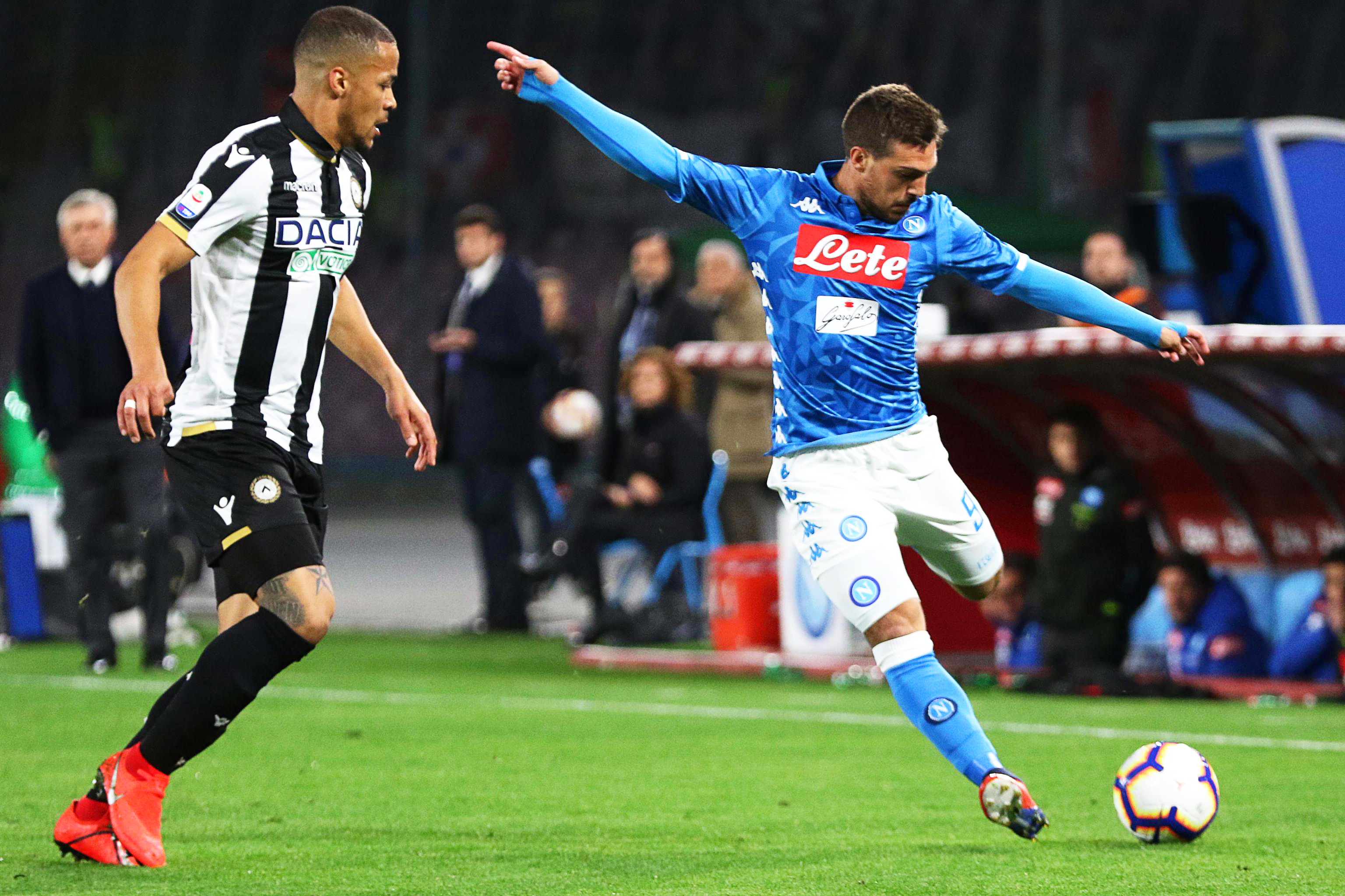 火箭哈登末节三分绝杀国王（哈登末节三分绝杀助火箭力克国王）