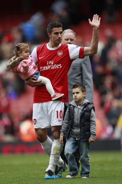 麻杆打狼两头怕？皇马战曼城或成互捅局 但瓜帅做到一点必全身而退（投鼠忌器两头怕？皇马战曼城或成互伤之局，瓜帅若守住关键一点即可全身而退）