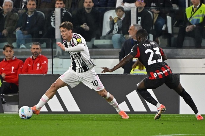 官方：利物浦旧将艾比加盟索菲亚火车头，双方签约两年（官宣：前利物浦球员艾比加盟索菲亚火车头，签约两年）