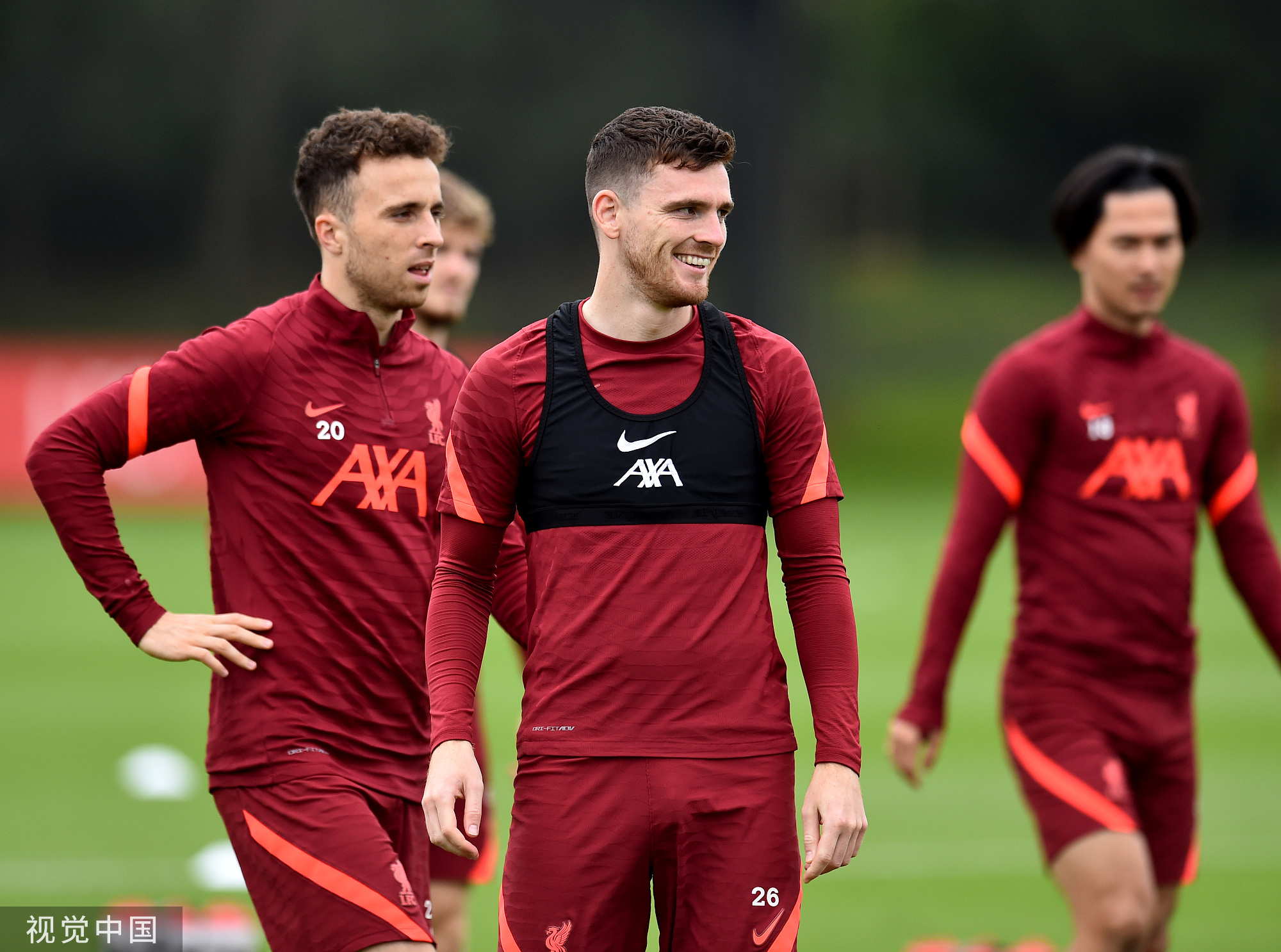 不抢镜，却不可替代（低调不喧哗，却无可替代）