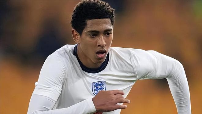 手感不佳！迪亚洛17中7中得到17分7篮板5失误3犯规（状态低迷！迪亚洛17投7中拿下17分7篮板，另有5失误3犯规）