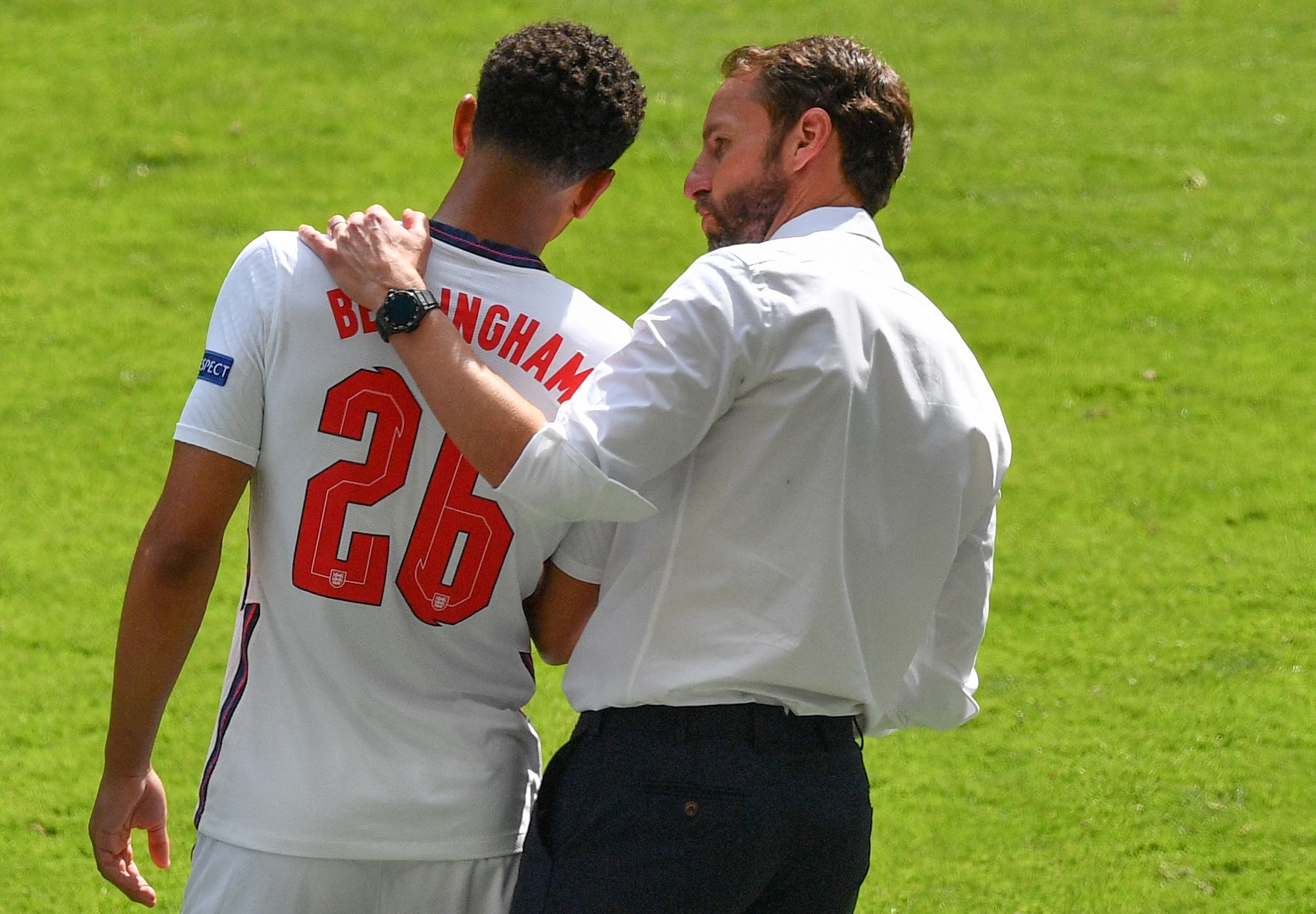 埃迪·豪：托纳利腿部伤势不太严重，今天将评估维萨能否出战