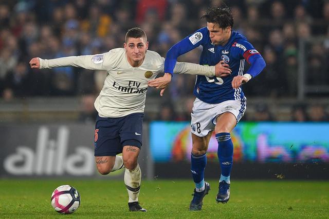 关键回合他站出来稳住一切（紧要关头他出面稳住全局）