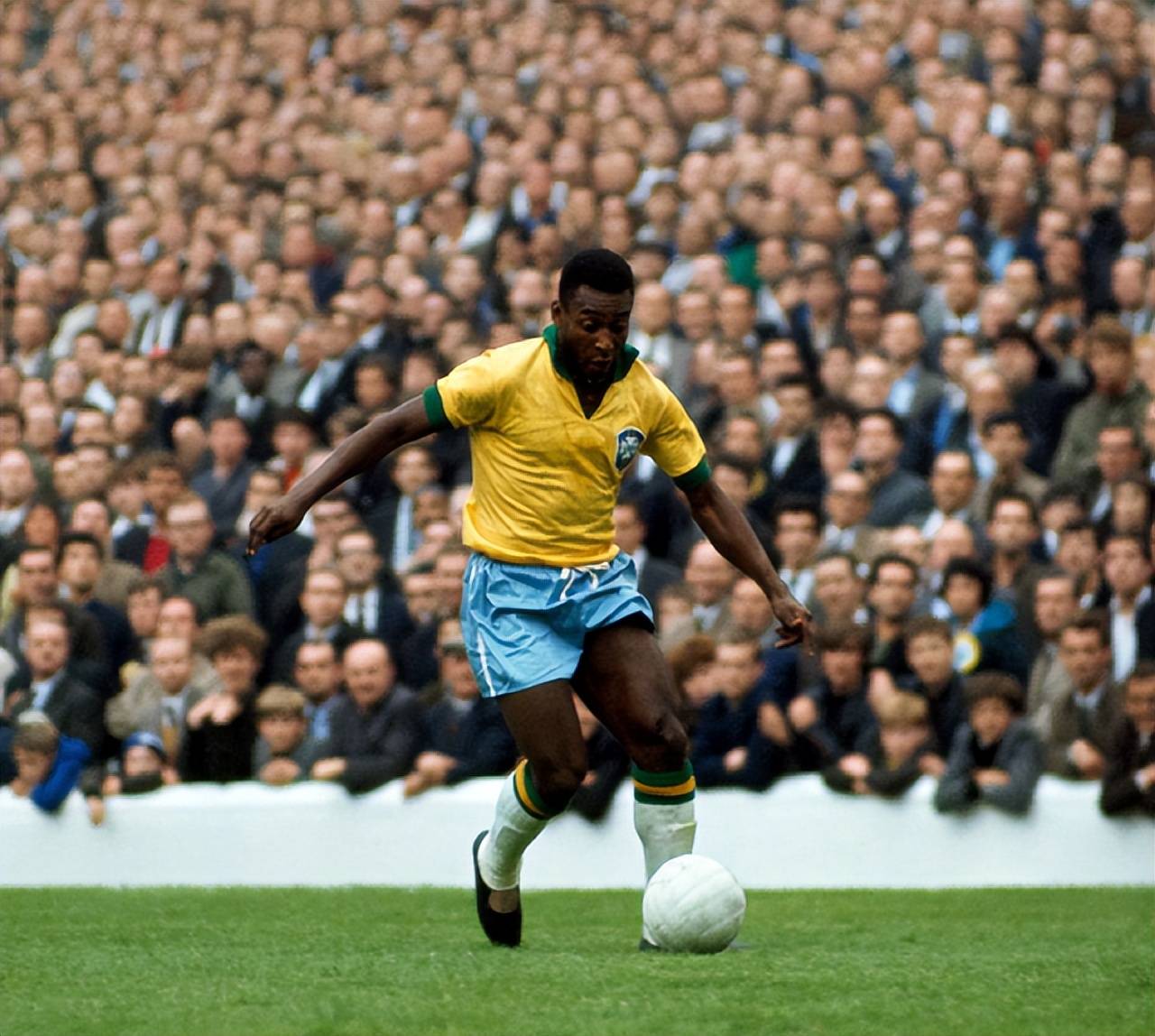 罗马诺：利物浦对伊萨克的首份报价为1.2亿镑+浮动（罗马诺：利物浦首报1.2亿英镑+浮动条款求购伊萨克）