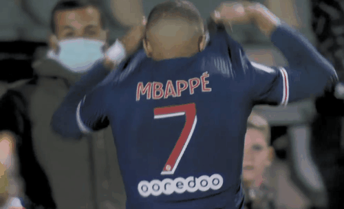 对阵都灵时的这粒任意球，至今仍让红黑军团球迷津津乐道