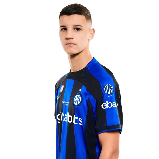 海港不会三连冠不思进取！ 连续两年被申花追着 其实硬实力还是不够（海港冲击三连冠乏力：连续两年被申花紧追，硬实力仍显不足）