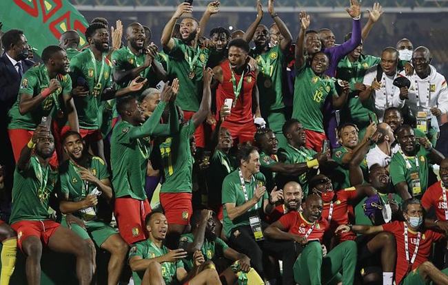 德媒：巴萨在关注莱比锡19岁新星韦德拉奥果，已派出球探考察（德媒称巴萨锁定莱比锡19岁新秀韦德拉奥果，球探已赴现场考察）