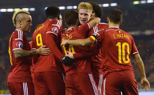 同一天绝代双骄各进一球！以下是媒体对C罗和梅西的...（C罗与梅西同日各入一球：媒体综述）