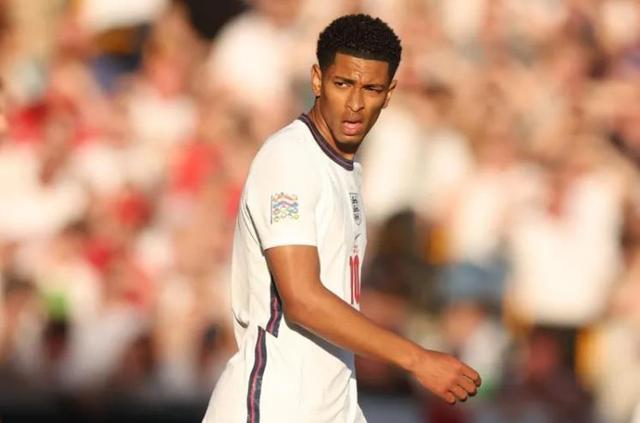 蒂亚戈·席尔瓦告别弗鲁米嫩塞：共度时光虽短，却将终生难忘（蒂亚戈·席尔瓦向弗鲁米嫩塞道别：短暂相伴，铭记一生）