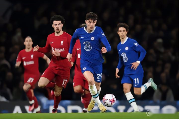 万项谈梅开二度：只能说运气比较好，赶上了这两个进球（万项谈双响：运气使然，恰逢两球入账）