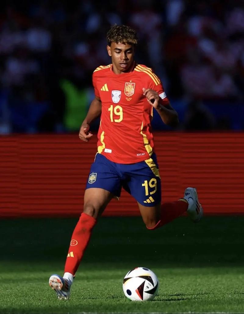 张延军：辽足解散是我的心结，若挣10个亿就把辽足重新弄起来（张延军称辽足解散成心结：若赚到10亿就重启辽足）