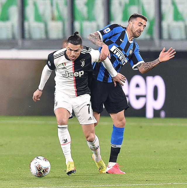 官方：葡萄牙主帅马丁内斯当选加泰罗尼亚足协年度最佳教练