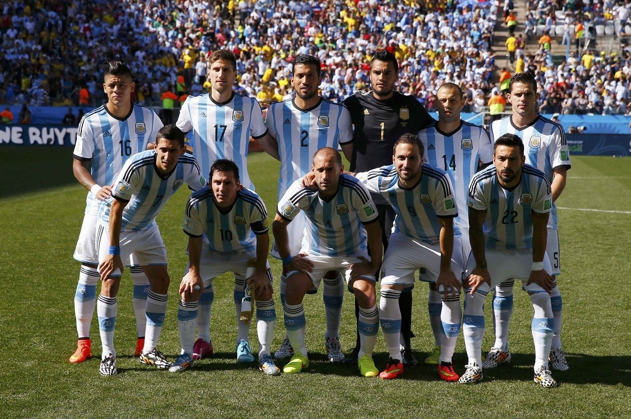 篮球湖人球员场上发挥获得球迷认可