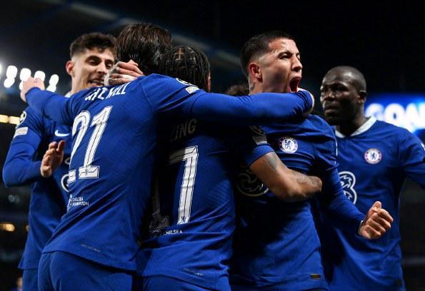 记者：曼联想3000万镑卖掉霍伊伦，在和潜在俱乐部谈判（记者：曼联为霍伊伦标价3000万镑，正与潜在俱乐部洽谈）