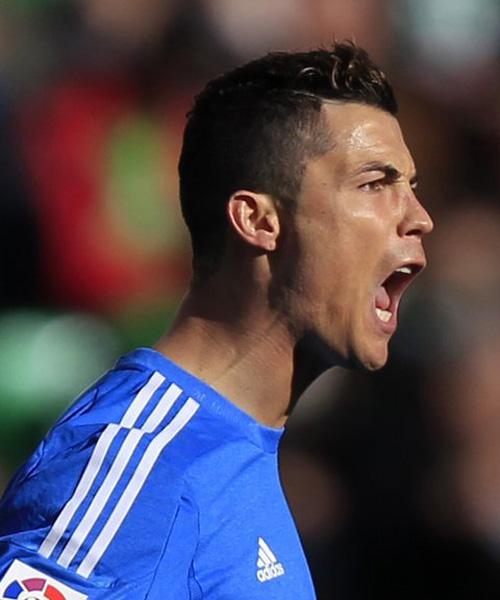 帕雷德斯父亲：我了解一些事情，知道迪巴拉想来博卡（帕雷德斯父亲：我有所了解，迪巴拉倾向加盟博卡）