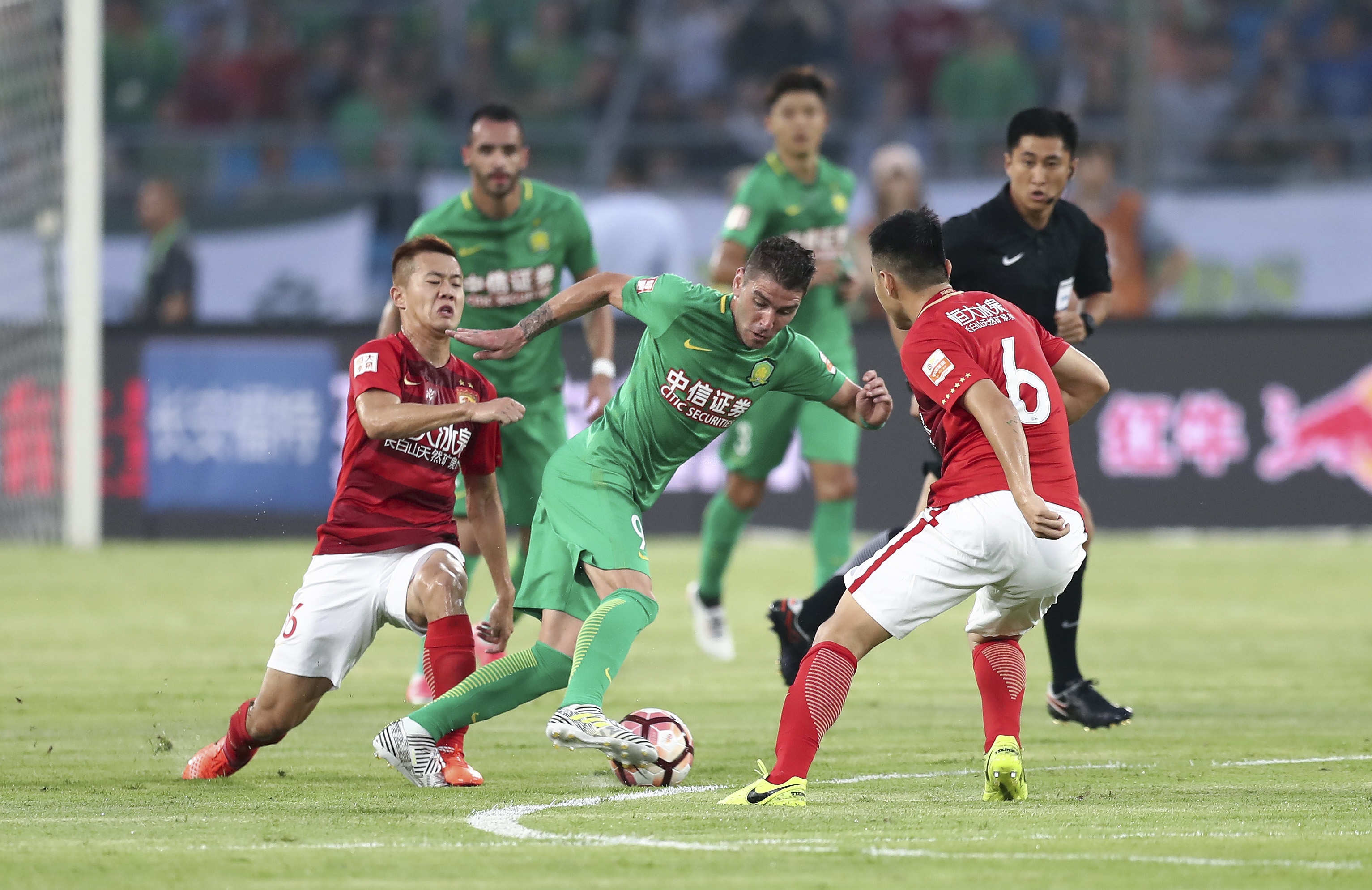 云南外援奥斯卡连续七场联赛参与进球，刷新个人中超最长纪录（云南外援奥斯卡7轮联赛连场参与破门，改写个人中超最长纪录）