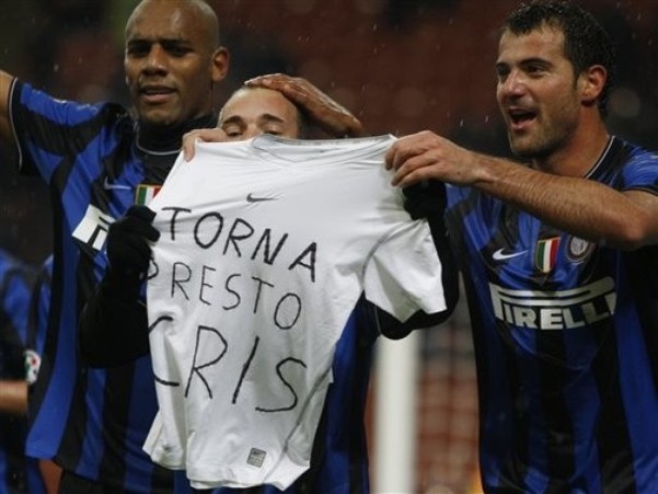 感谢俱乐部，U16国少球员身穿各自俱乐部训练服拍摄全家福（U16国少全家福：球员穿各自俱乐部训练服致谢俱乐部）